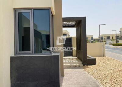 3,458 قدم مربع, 5 أسرة, 4 حمامات منزل مدرجة بسعر AED 5,600,000.