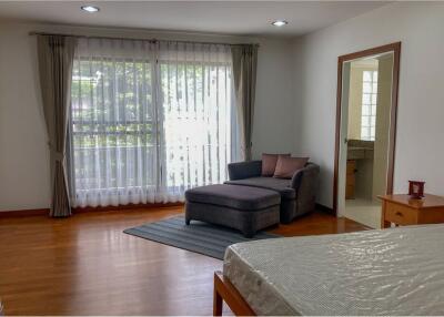 homey 3 bedroom for rent in sathon area