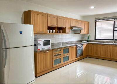 homey 3 bedroom for rent in sathon area