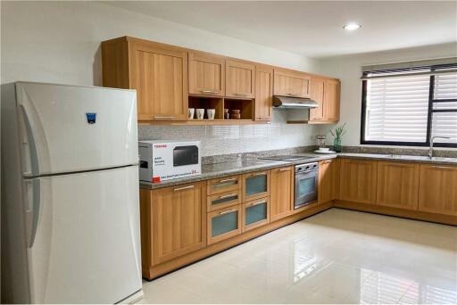 homey 3 bedroom for rent in sathon area