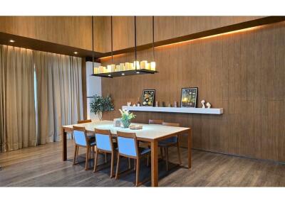 "Luxurious 3-Bed Condo in Heart of Bangkok"