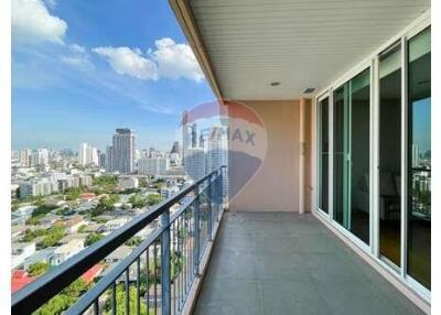 Special 4-Bedroom Pet-Friendly Apartment in Thong Lo.