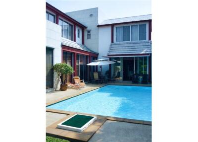 For Rent : Single house with private swimming pool 4 Beds - Pet Friendly - Soon Vijai