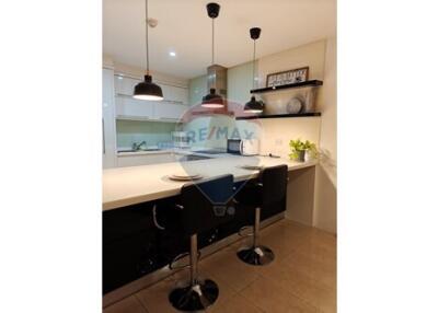 "Elegant 3-Bedroom Condo at Bann Ananda, Bangkok"