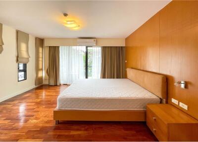 For rent pet friendly 2+1 bedrooms apartment in Sukhumvit 53 BTS Thonglor