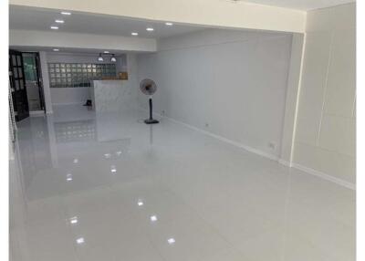 Two-story Townhouse for rent  BTS Eakkami Sukhumvit road