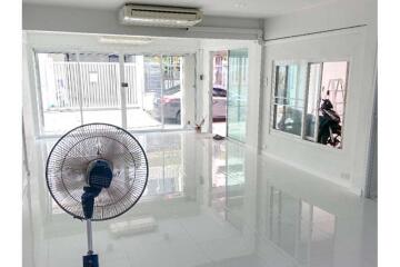 Two-story Townhouse for rent  BTS Eakkami Sukhumvit road