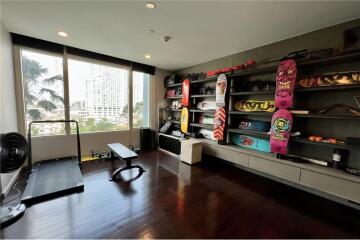 For Sale: Spacious 3-Bedroom Condo with Stunning River View at The Watermark