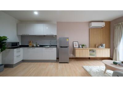 For sale: Newly renovated 2-bedroom condo at The Seed Musee Sukhumvit 26.