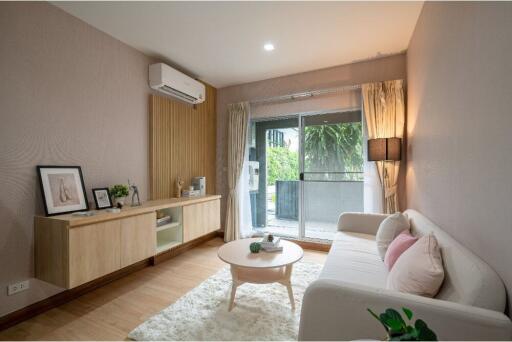 For sale: Newly renovated 2-bedroom condo at The Seed Musee Sukhumvit 26.