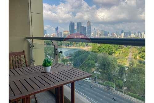 2 bed The lakes condo BTS Asoke benjakitti park