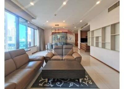 Spacious Sukhumvit Condo 3 Beds+Maid