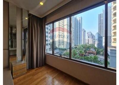 Spacious Sukhumvit Condo 3 Beds+Maid