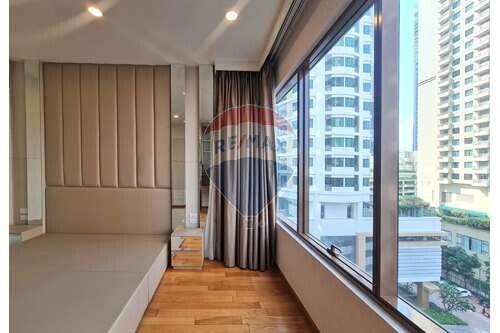 Spacious Sukhumvit Condo 3 Beds+Maid