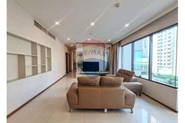 Spacious Sukhumvit Condo 3 Beds+Maid