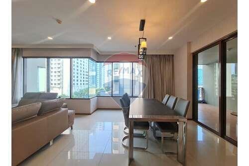 Spacious Sukhumvit Condo 3 Beds+Maid