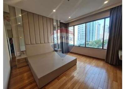 Spacious Sukhumvit Condo 3 Beds+Maid