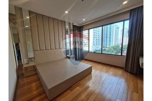 141 Sqm., 3 Beds, 3 Baths Condo listed for ฿ 24,500,000.