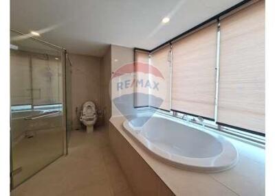 141 Sqm., 3 Beds, 3 Baths Condo listed for ฿ 24,500,000.