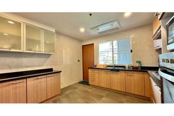 Pet-Friendly Apartment for Rent - Spacious 2BR Near BTS Nana, Sukhumvit