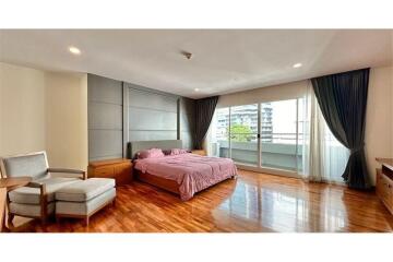 Pet-Friendly Apartment for Rent - Spacious 2BR Near BTS Nana, Sukhumvit