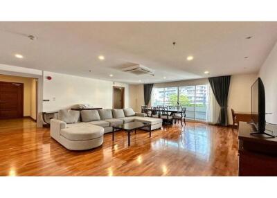 Pet-Friendly Apartment for Rent - Spacious 2BR Near BTS Nana, Sukhumvit