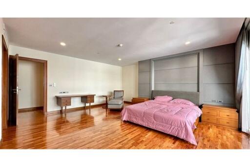 Pet-Friendly Apartment for Rent - Spacious 2BR Near BTS Nana, Sukhumvit