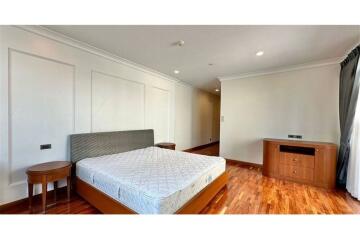 Pet-Friendly Apartment for Rent - Spacious 2BR Near BTS Nana, Sukhumvit