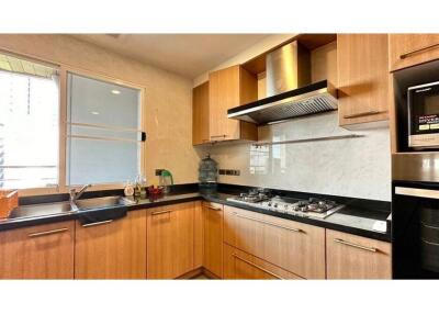 Pet-Friendly Apartment for Rent - Spacious 2BR Near BTS Nana, Sukhumvit