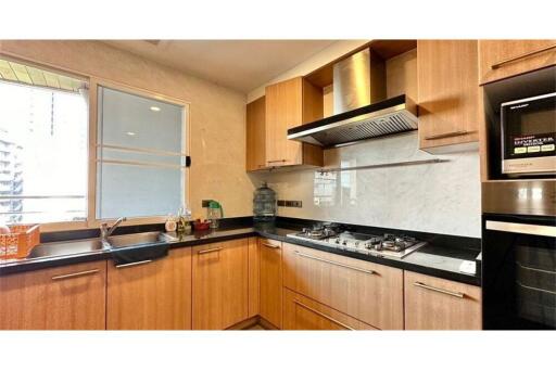 Pet-Friendly Apartment for Rent - Spacious 2BR Near BTS Nana, Sukhumvit