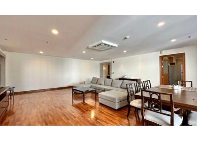 Pet-Friendly Apartment for Rent - Spacious 2BR Near BTS Nana, Sukhumvit