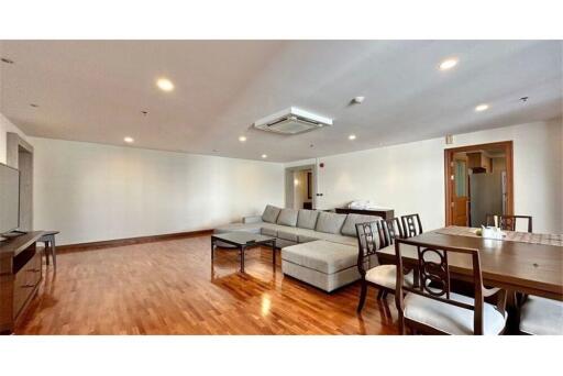 Pet-Friendly Apartment for Rent - Spacious 2BR Near BTS Nana, Sukhumvit