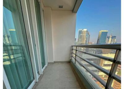 3 bed room for rent silom BTS saladaeng