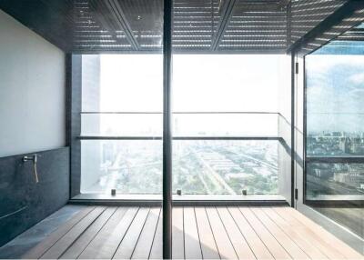 A panoramic view 1 bedroom with easy access to anywhere in Bangkok.