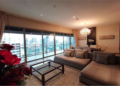 Condo For Rent 3Bedroom Fully Furnished At The Madison Sukhumvit 41, BTS Phrompong