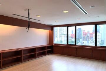 Office Space at Ocean Tower 1 Bangkok Office Space near BTS Asok.