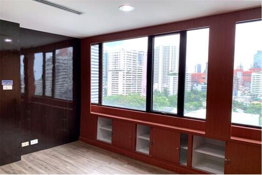 Office Space at Ocean Tower 1 Bangkok Office Space near BTS Asok.