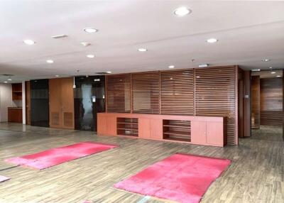 Office Space at Ocean Tower 1 Bangkok Office Space near BTS Asok.