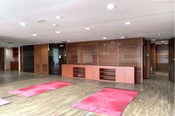 Perfect area for office space in prime area 5 mins walk from BTS Asoke with great value and a fantastic view.