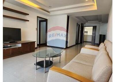 Large 3 bedroom condo near BTS Phrom Phong, great price.