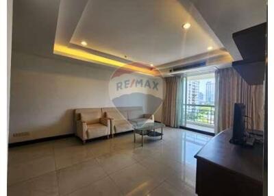 Large 3 bedroom condo near BTS Phrom Phong, great price.