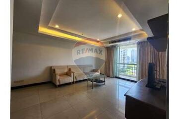 Large 3 bedroom condo near BTS Phrom Phong, great price.