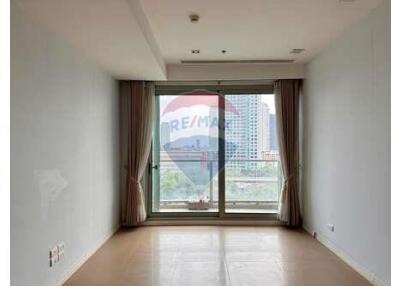 "Stunning 1-BR Condo in Bangkok