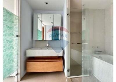 "Stunning 1-BR Condo in Bangkok