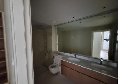 Spacious Layout  2BR  Vacant  Luxury Living