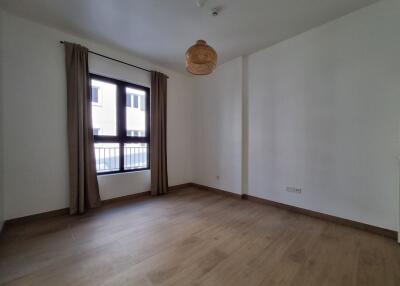 Spacious Layout  2BR  Vacant  Luxury Living