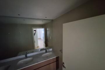 Spacious Layout  2BR  Vacant  Luxury Living