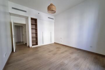 Spacious Layout  2BR  Vacant  Luxury Living