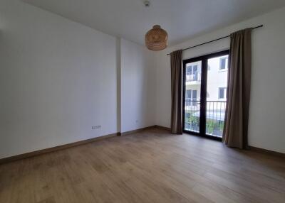 Spacious Layout  2BR  Vacant  Luxury Living