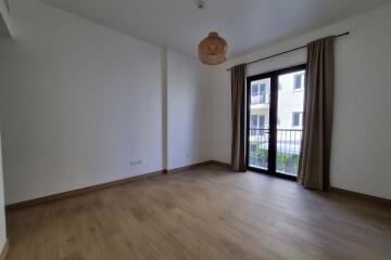 Spacious Layout  2BR  Vacant  Luxury Living